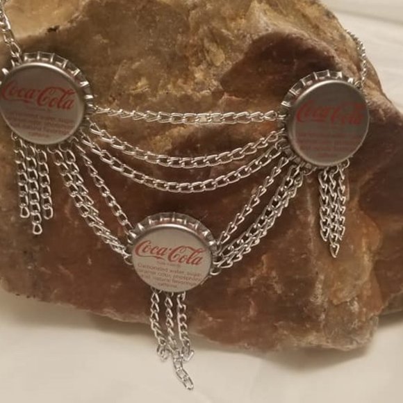 15 Inch Silve Coke Cap Necklace - Picture 2 of 5